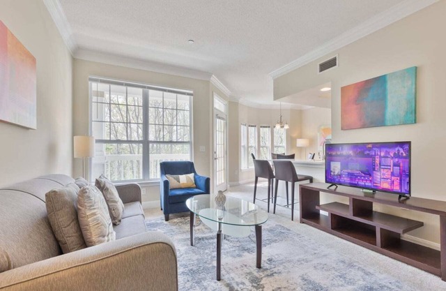 Modern Apt with Private Garage