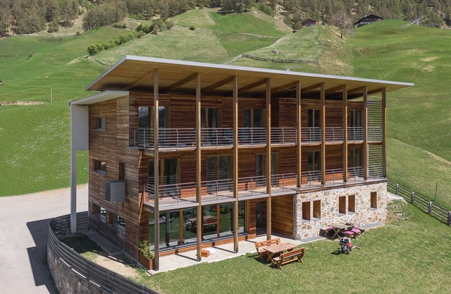 Modern architecture & contemporary home design Bioland farm in Vinschgau