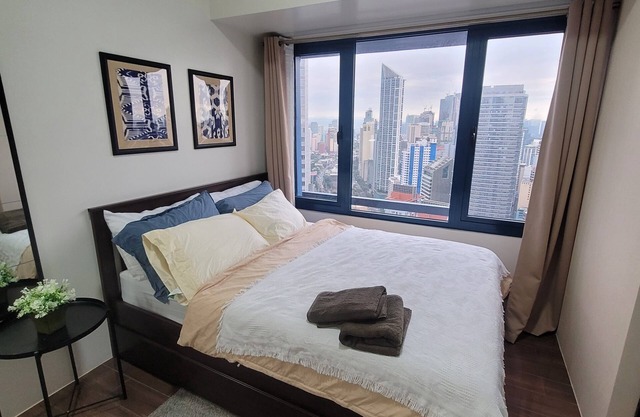 Modern Asian themed Condo w/ View Near Airport & Sky Way - 1