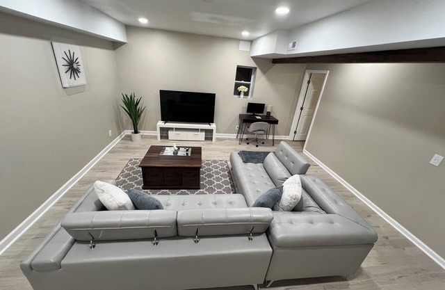Modern Basement Retreat 2BR King Suite