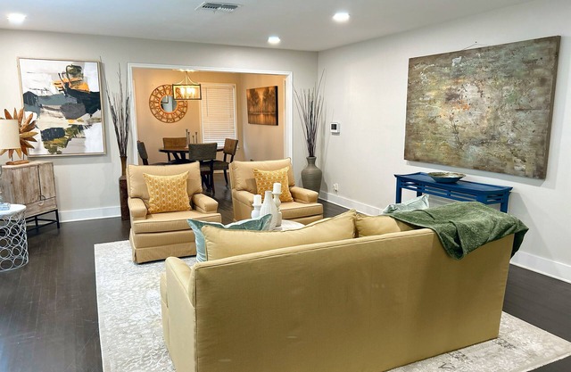 Modern bayside beauty located in the heart of Corpus Christi, TX. Pet friendly!
