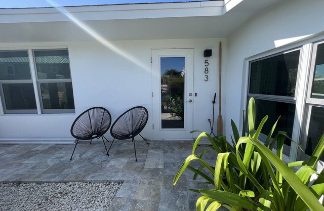 Modern Beach Villa - Bahamian Pine