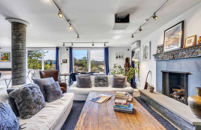 Modern beachfront home, stunning Atlantic ocean views, rooftop terrace,...