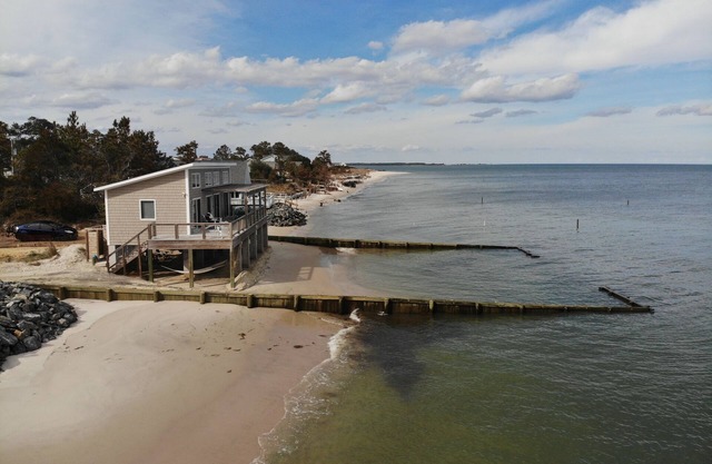 Familien-Cottage am Strand mit endlosem Blick auf die Bucht, Baujahr 2016