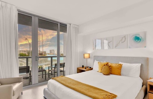 Modern & Beautiful Condo