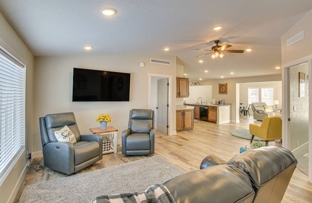 Modern Bloomington Home ~ 10 Mi to Bear Lake!
