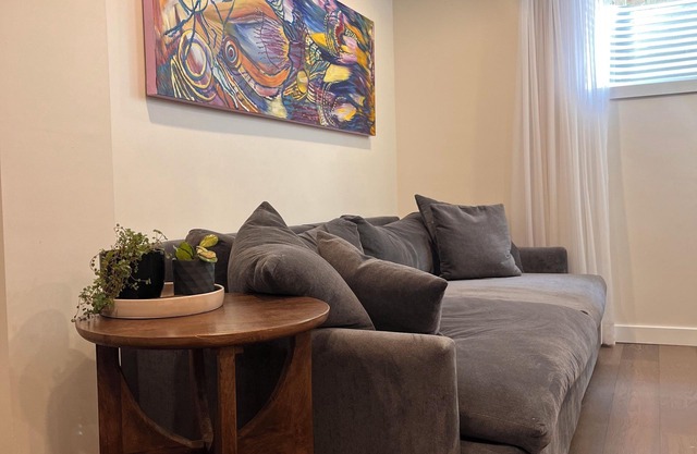 Modern & Bright 1-bedroom apartment - Brand New!