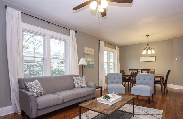 Modernes, helles Apartment | Begehbare Restaurants | 2 Mi nach Downtown Grand Rapids