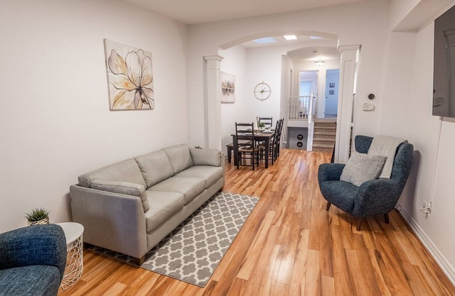 Modern, Bright Townhome - Sleeps9+Wifi+Close To Hwy