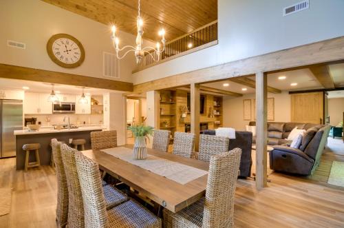 Modern Burkesville Home 2 Mi to Dale Hollow Lake!