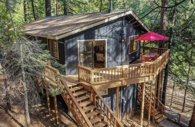 Modern Cabin w/ EV Car Charger and Pool Access