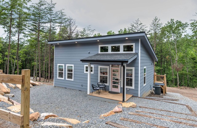 Modern Cabin with Hot Tub