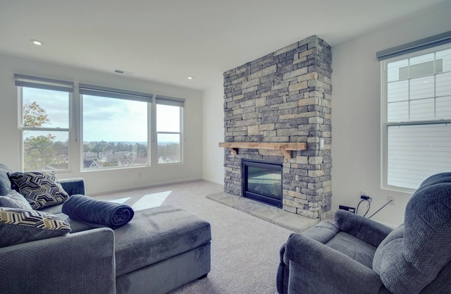 Modern Canton Home: 10 Mi to Lake Allatoona!