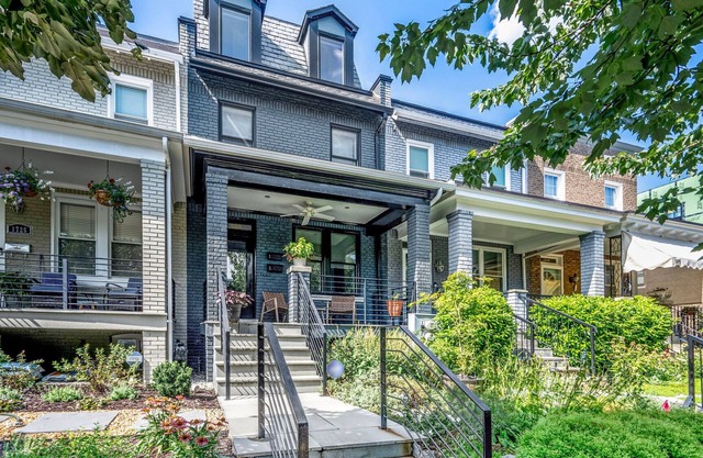 Modern Capitol Hill Stay-5 Min Walk to Metro & Eats