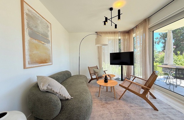 Moderne Suite Carpe Diem mit überdachter Terrasse nahe See und Strand in Uhlding