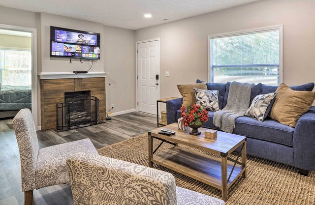Modern Carrollton Home w/ Deck - Pets Welcome