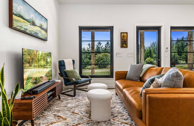 Modern Chalet ADU, Ping Pong, Fire Pit, EV Charger