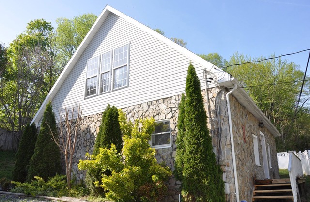 Modern Chalet near Historic Harpers Ferry!