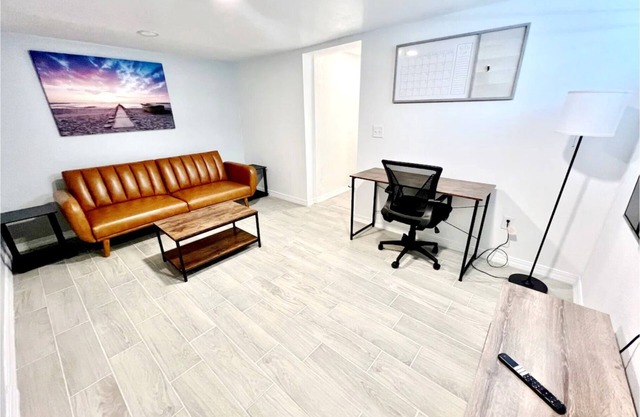 Modern & Chic 1 Bed Apartment Unit 2