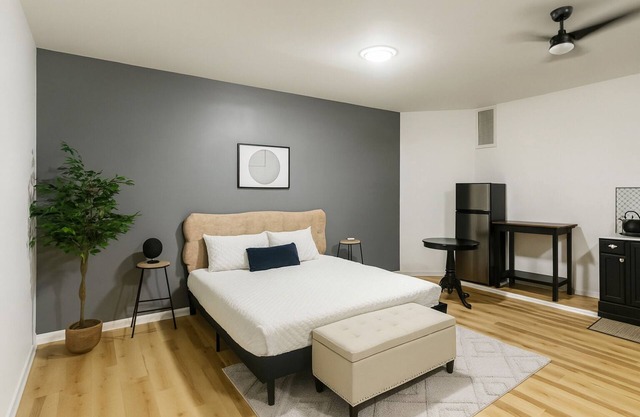 Modern Chic Studio w/Style & Comfort PERFECT LOCATION