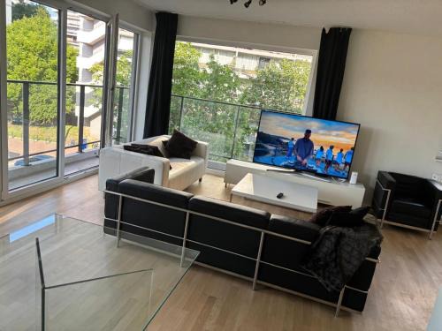 Modern City Apartment Close to Everything