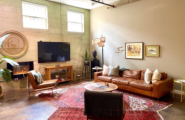 Modern City Loft Downtown Lynchburg VA LYH HUGE