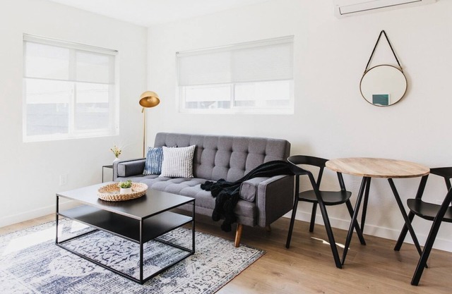 Modern Comfort & Design in Amazing South Park!