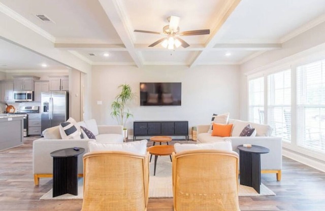 Modern Comfort in a Cozy Retreat