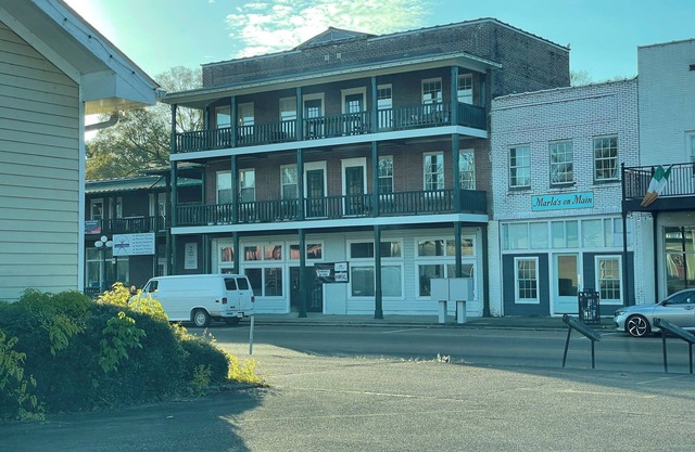 Modern Comfort Meets Historic Charm in Downtown Water Valley – Suite 30