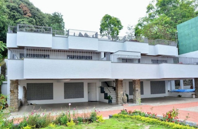 Modern, Comfortable Suites with Panoramic Views-G1