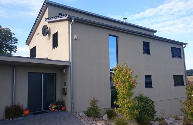 Modern & comfortable vacation apartment with own entrance, large balcony. Terrace & own PP