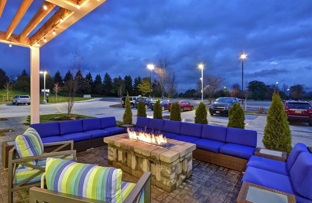 Modern Comforts: 3 Units w/ Kitchenette, Breakfast, Parking, Pets Allowed!