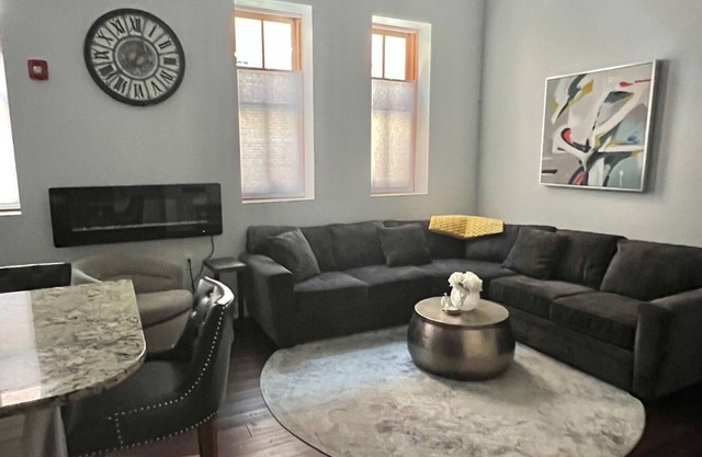 Modern Condo in the heart of Downtown Saratoga