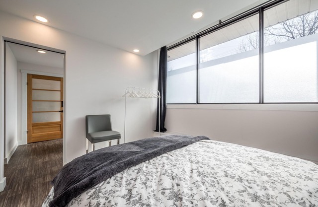 Modern Contemporary 2 Bedroom Suite