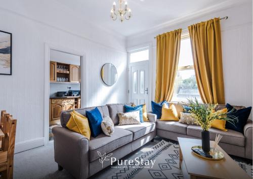 Modern Contractor House for Business Stays - 5 Bedroom with 10 Actual Beds By PureStay
