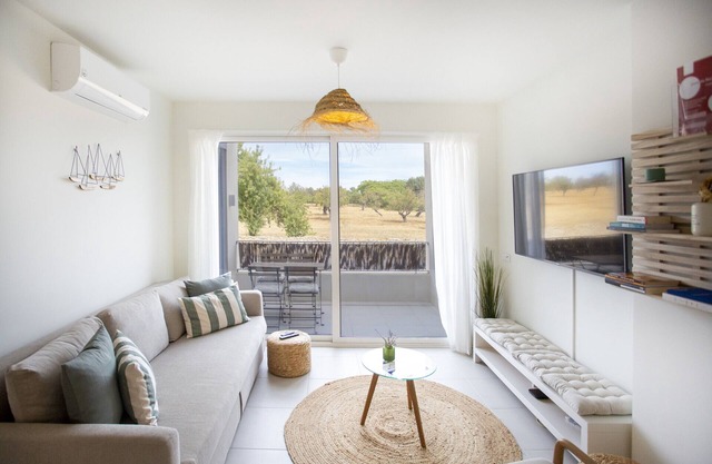 Modern, cosy and with a pool