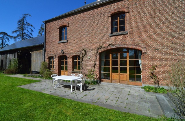Modernes Ferienhaus in Barvaux-Condroz inmitten von Wiesen