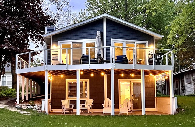 Modern Cottage on Green Lake -- four seasons of fun!