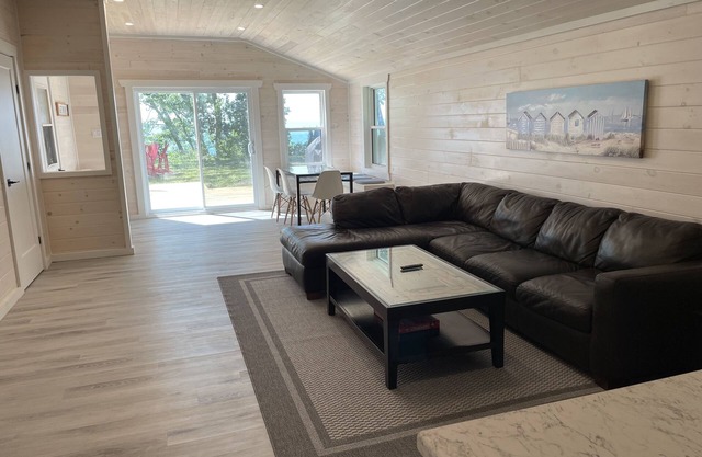 Modern Cottage on the Water - Newly Renovated!