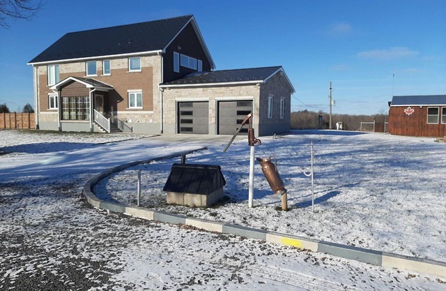 Modern Cottage Retreat on Farm Land w/Hot Tub