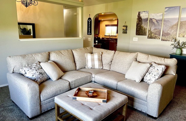 Modern Country Farmhouse: Near Visalia & Sequoia National Park!