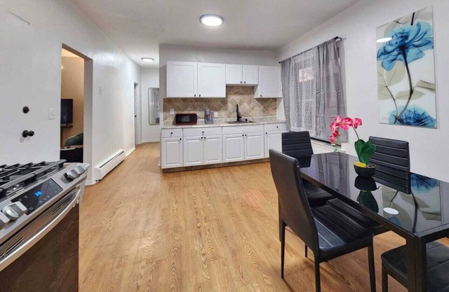 Modern & Cozy 2BR Near Basketball Hall of Fame