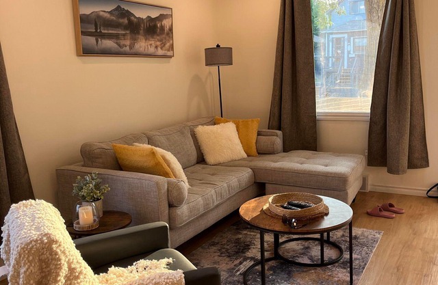 Modern Cozy 3 Bedroom Home