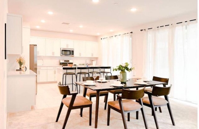 Modern & Cozy 5BR near Ontario Airport