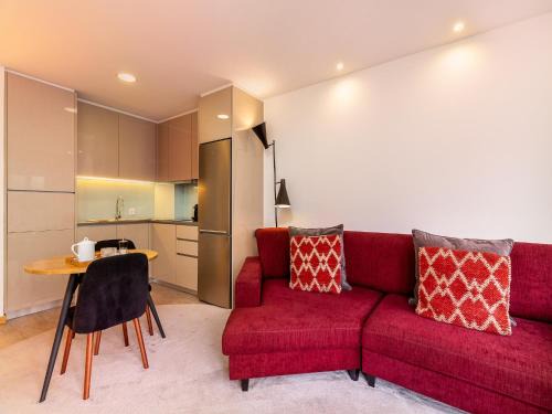 Modern & Cozy apartment, by the beach