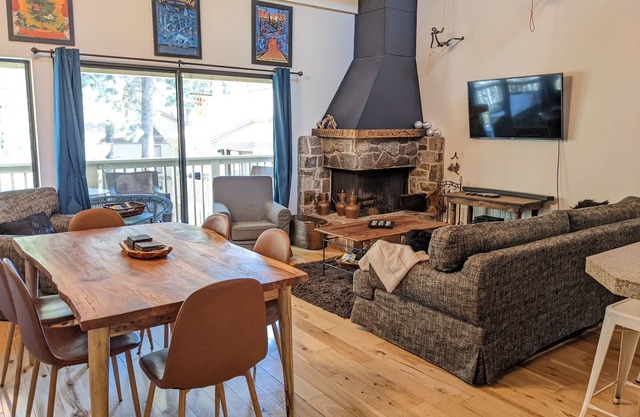 Moderne und gemütliche N. Shore Condominium Wifi, HDTV in der Nähe von Northstar, Lake
