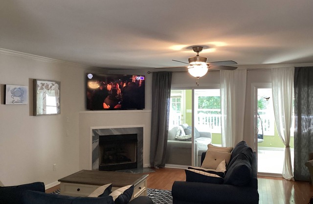 Modern cozy home, Shared Pool,DE beaches