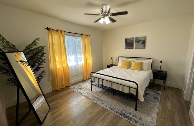 Modern/Cozy Mid-Term30+Getaway