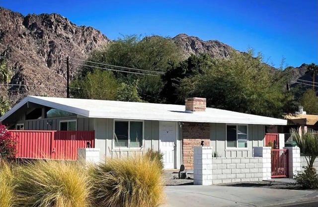 Modern Desert Escape w/Mountain Views 2BD#222624