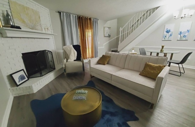 Modern Designer Townhouse | Ideal for Long Term Executive Stays